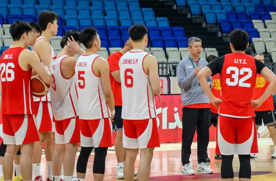 哈登太无私了！骑士总裁主帅都夸他：配合调整合同+招募沃特森