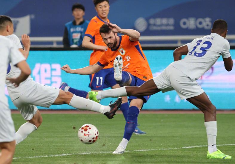 恭喜！中国女篮27岁2米01王牌首进WNBA季后赛：契合美女状元